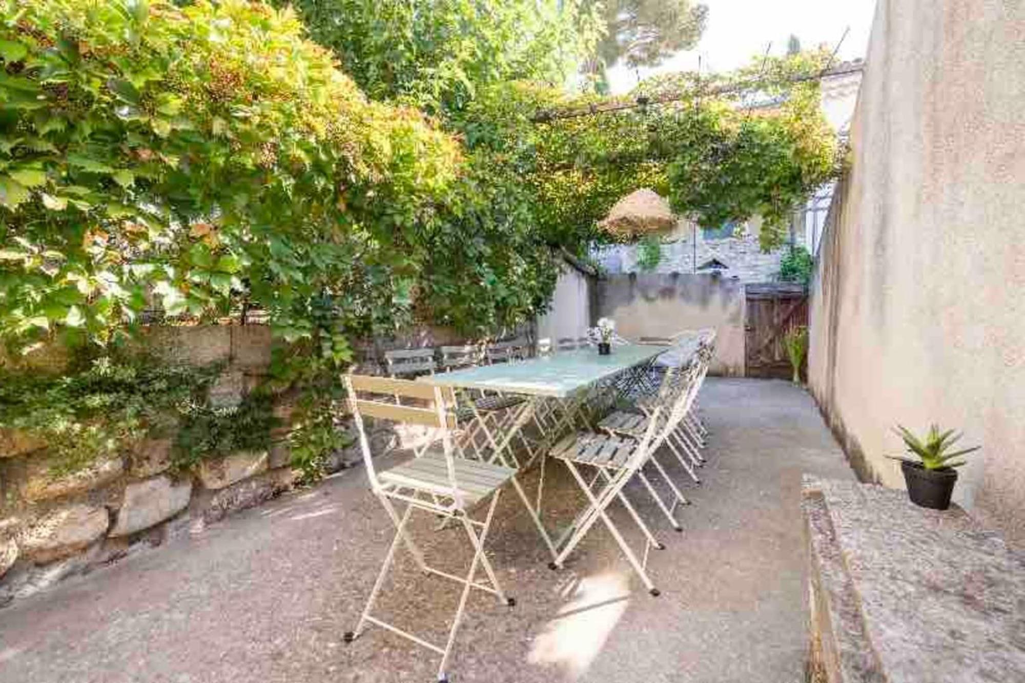 Maison Cosy Lodge 15 P Clim Wifi Cour Garage Montfrin Екстериор снимка
