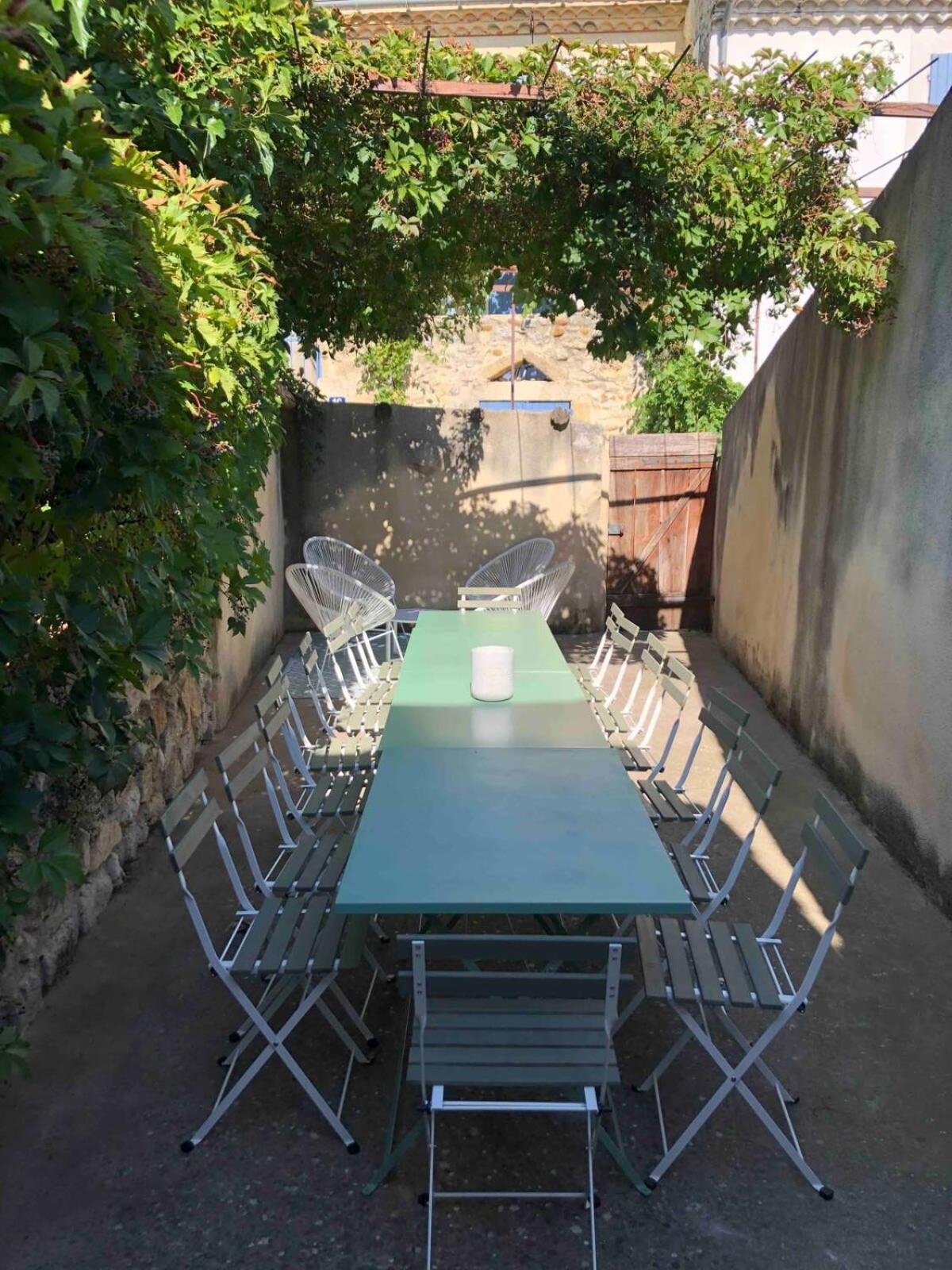 Maison Cosy Lodge 15 P Clim Wifi Cour Garage Montfrin Екстериор снимка