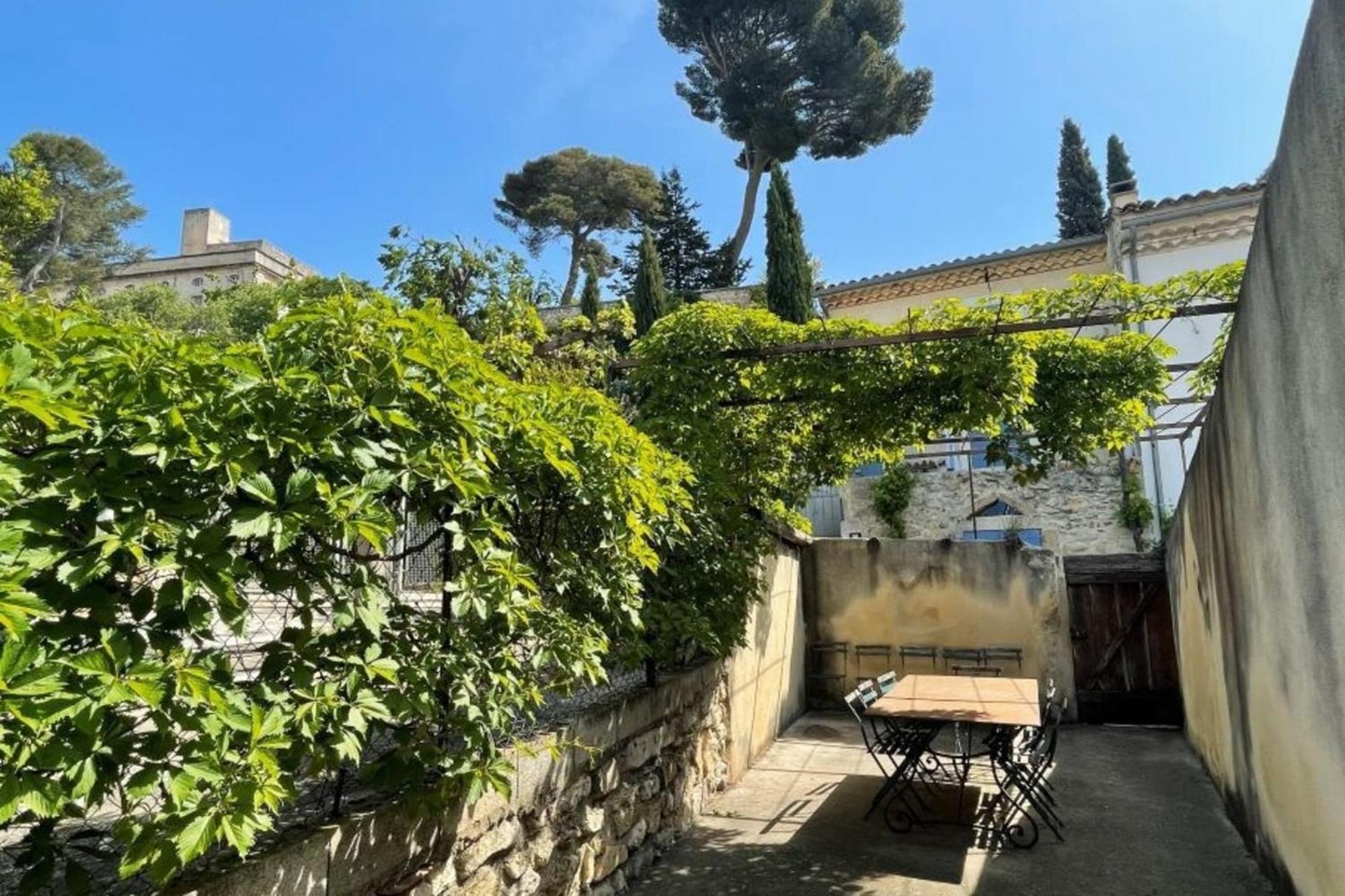 Maison Cosy Lodge 15 P Clim Wifi Cour Garage Montfrin Екстериор снимка