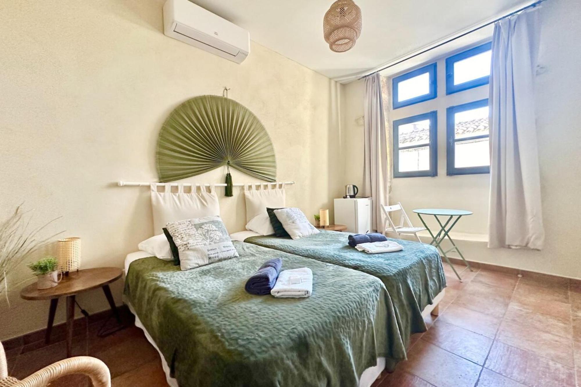 Maison Cosy Lodge 15 P Clim Wifi Cour Garage Montfrin Екстериор снимка